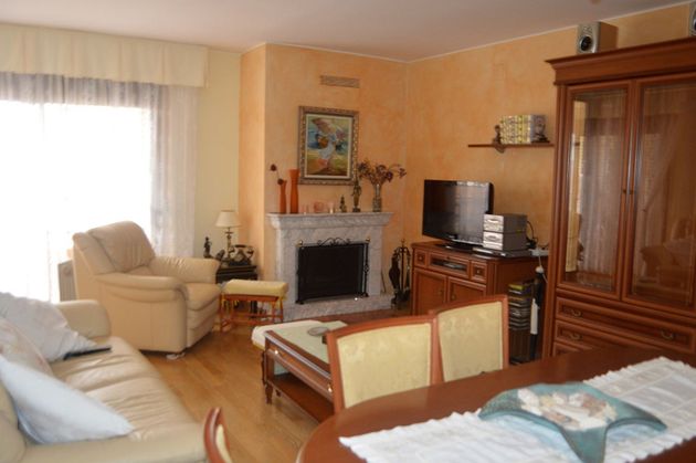 Foto 1 de Pis en venda a calle Olerdola de 3 habitacions amb terrassa i balcó