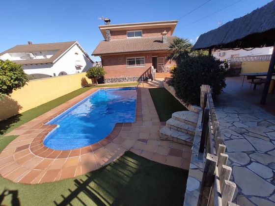 Foto 2 de Casa en venda a Bellvei de 4 habitacions amb terrassa i piscina
