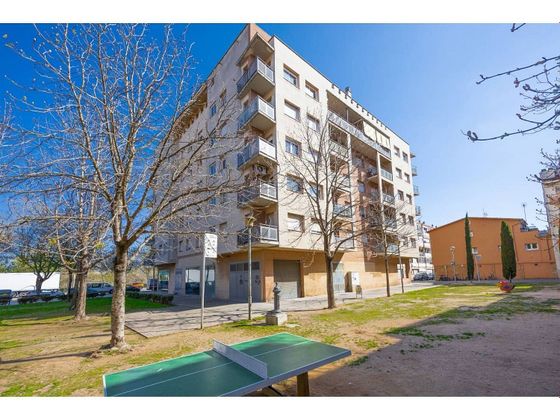 Foto 2 de Dúplex en venda a calle Torelló de 4 habitacions amb terrassa i garatge