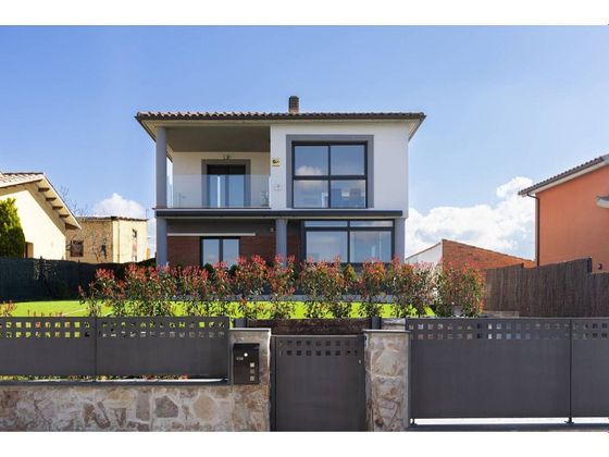 Foto 2 de Casa en venda a Tona de 4 habitacions amb terrassa i garatge