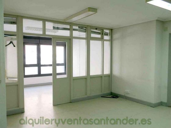 Foto 1 de Oficina en alquiler en calle Santa Lucía de 150 m²