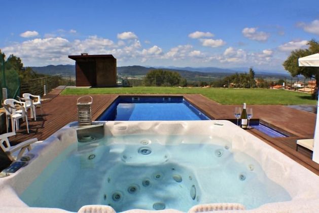 Foto 2 de Xalet en venda a Residencial Begur - Esclanyà de 5 habitacions amb terrassa i piscina