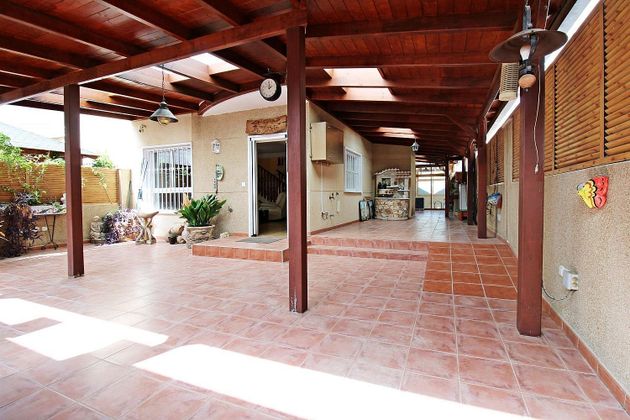 Foto 1 de Venta de chalet en Nou Altabix de 4 habitaciones con terraza y piscina