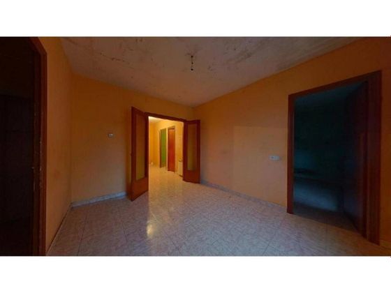 Foto 1 de Piso en venta en Alguaire de 3 habitaciones con calefacción