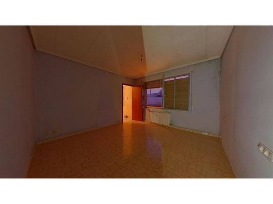 Foto 2 de Piso en venta en Alguaire de 3 habitaciones con calefacción