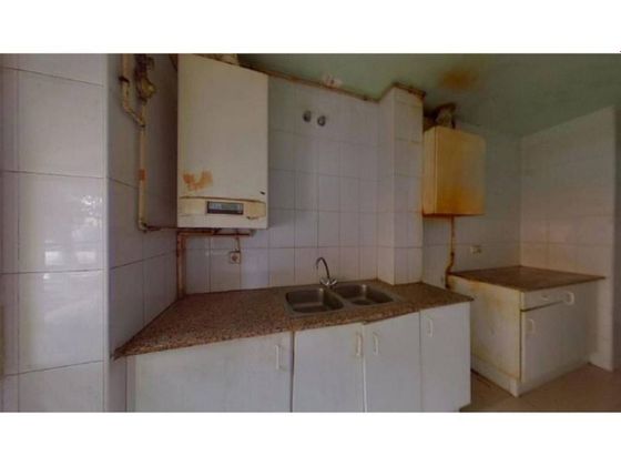 Foto 2 de Piso en venta en Alcarràs de 3 habitaciones con terraza y garaje