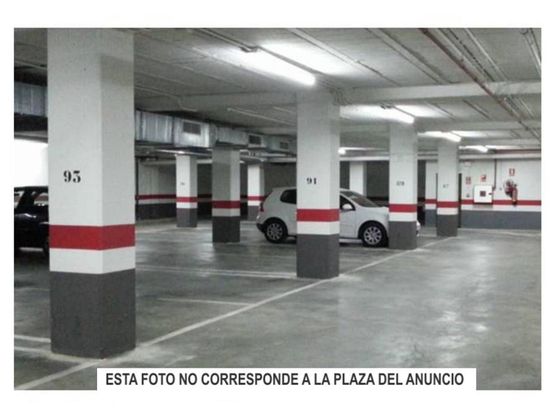 Foto 1 de Garaje en alquiler en Príncep de Viana - Clot -Xalets Humbert Torres de 8 m²