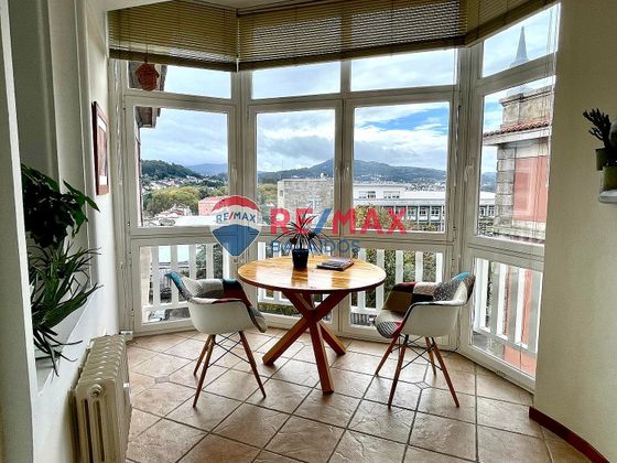 Foto 2 de Pis en venda a Praza Independencia de 4 habitacions amb balcó i calefacció