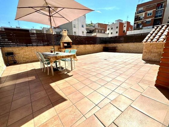 Foto 1 de Dúplex en venda a Centre - Santa Coloma de Gramanet de 4 habitacions amb terrassa i balcó