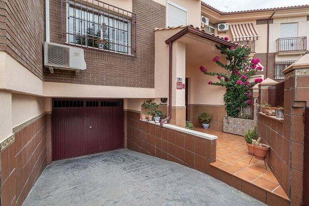 Foto 2 de Casa en venta en Albolote de 3 habitaciones con terraza y balcón