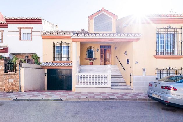 Foto 2 de Casa en venda a Cúllar Vega de 4 habitacions amb terrassa i piscina