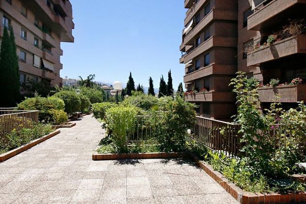 Foto 1 de Piso en venta en avenida De Madrid de 5 habitaciones con terraza y piscina