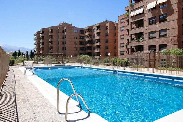 Foto 2 de Piso en venta en avenida De Madrid de 5 habitaciones con terraza y piscina