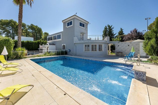 Foto 1 de Xalet en venda a Albolote de 4 habitacions amb terrassa i piscina