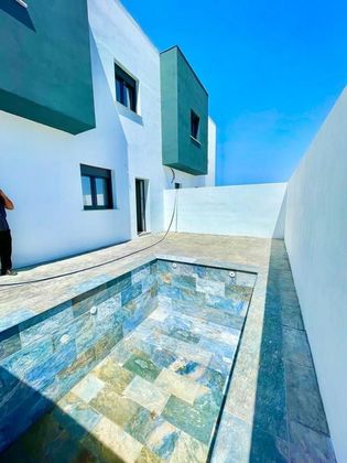 Foto 1 de Casa adossada en venda a Cúllar Vega de 3 habitacions amb terrassa i piscina