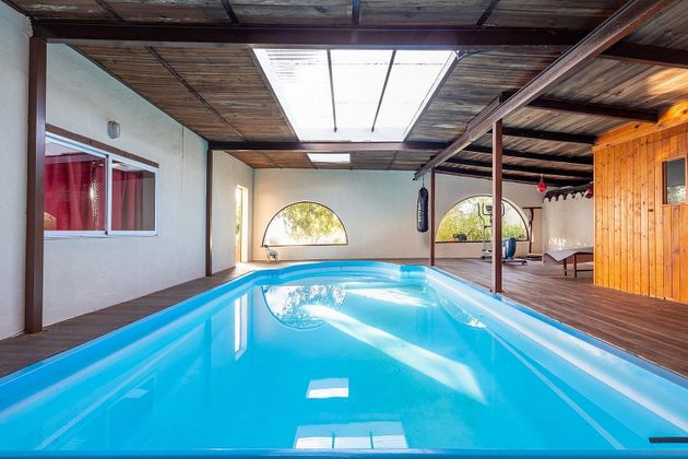 Foto 1 de Venta de chalet en Otura de 5 habitaciones con terraza y piscina