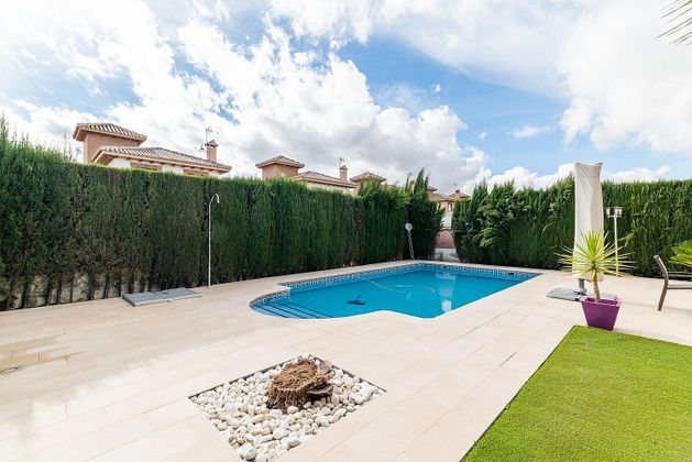 Foto 1 de Casa en venta en Huétor Vega de 3 habitaciones con terraza y piscina