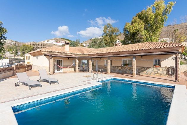 Foto 1 de Venta de casa en Almuñecar de 5 habitaciones con terraza y piscina