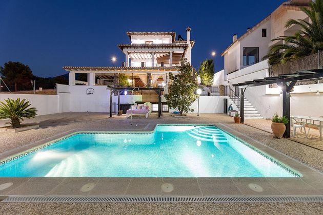 Foto 2 de Xalet en venda a Zubia (La) de 3 habitacions amb terrassa i piscina