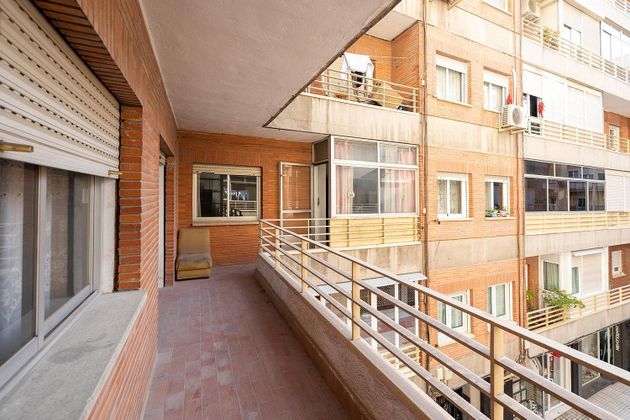Foto 2 de Piso en venta en Camino de Ronda - Rosaleda de 5 habitaciones con terraza y balcón