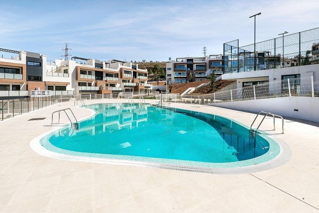 Foto 2 de Àtic en venda a Bola de Oro - Serrallo de 4 habitacions amb terrassa i piscina