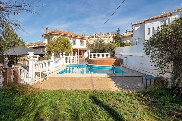 Foto 2 de Xalet en venda a Huétor Vega de 4 habitacions amb terrassa i piscina