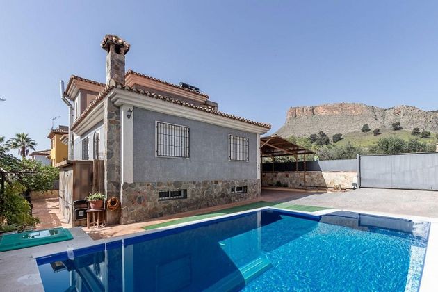 Foto 2 de Chalet en venta en Albolote de 4 habitaciones con terraza y piscina