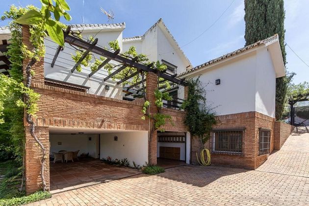 Foto 2 de Chalet en venta en Barrio de la Vega de 6 habitaciones con terraza y piscina