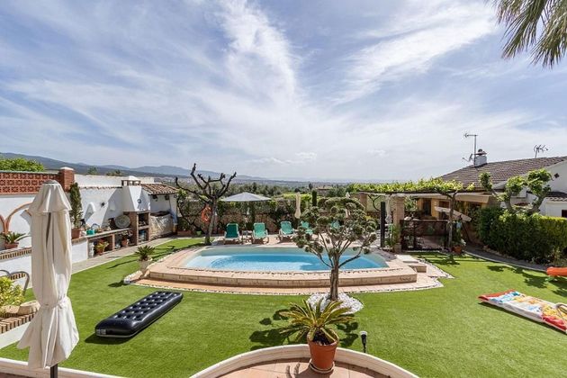 Foto 1 de Chalet en venta en Huétor Vega de 14 habitaciones con terraza y piscina