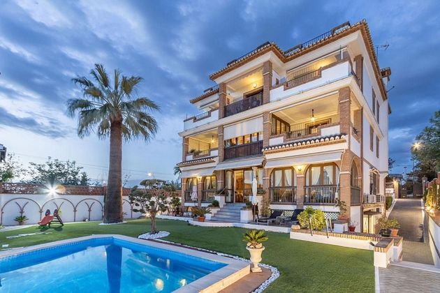 Foto 2 de Xalet en venda a Huétor Vega de 14 habitacions amb terrassa i piscina