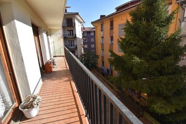 Foto 2 de Pis en venda a Eibar de 3 habitacions amb terrassa i balcó