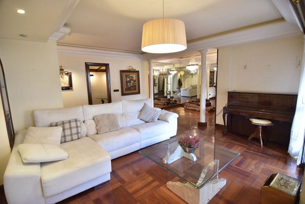 Foto 1 de Pis en venda a Eibar de 4 habitacions amb terrassa i piscina
