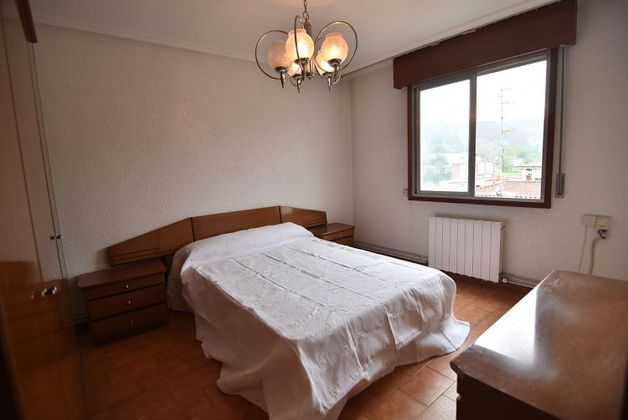 Foto 1 de Pis en venda a Ermua de 2 habitacions amb balcó i calefacció