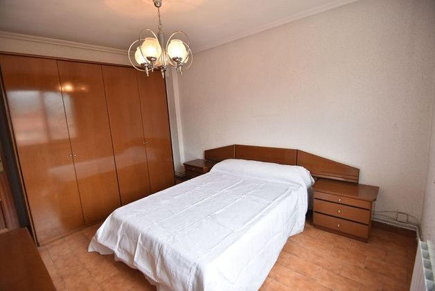Foto 2 de Pis en venda a Ermua de 2 habitacions amb balcó i calefacció