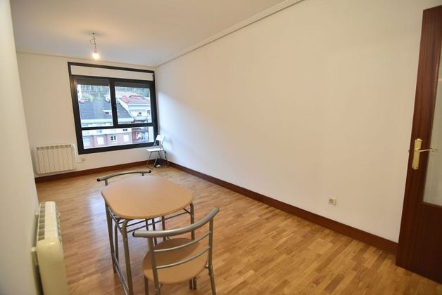 Foto 2 de Pis en venda a Eibar de 3 habitacions amb garatge i balcó