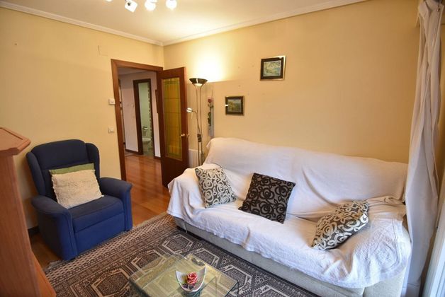Foto 2 de Pis en venda a Eibar de 2 habitacions amb terrassa i balcó