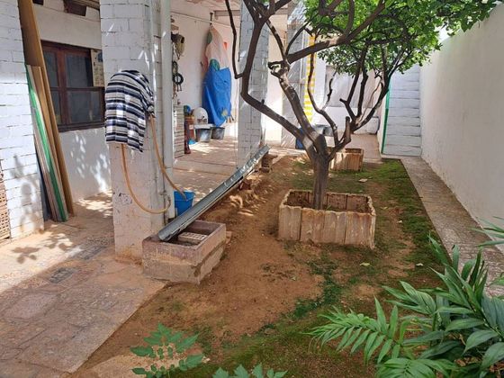 Foto 2 de Casa en venda a Alcalde Felipe Mallol de 4 habitacions amb terrassa i garatge