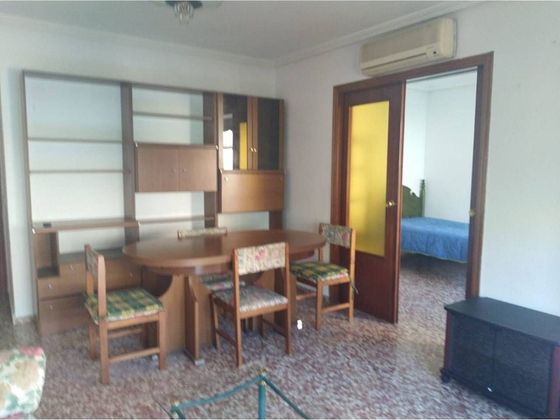 Foto 2 de Piso en venta en Alcalde Felipe Mallol de 3 habitaciones con balcón