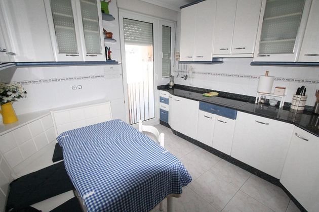 Foto 2 de Alquiler de piso en Santoña de 3 habitaciones con terraza y muebles