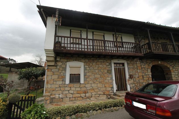 Foto 1 de Casa en venda a Hazas de Cesto de 4 habitacions amb terrassa i jardí