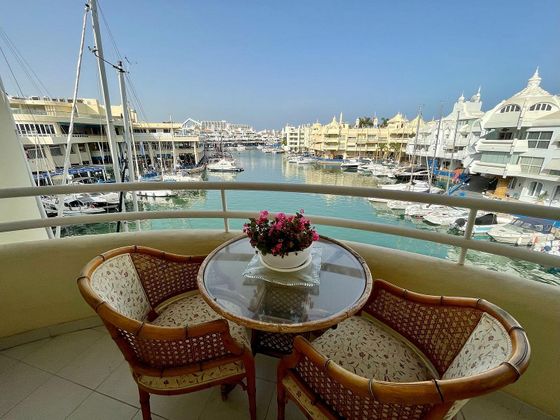 Foto 1 de Pis en venda a Puerto Marina de 2 habitacions amb terrassa i piscina