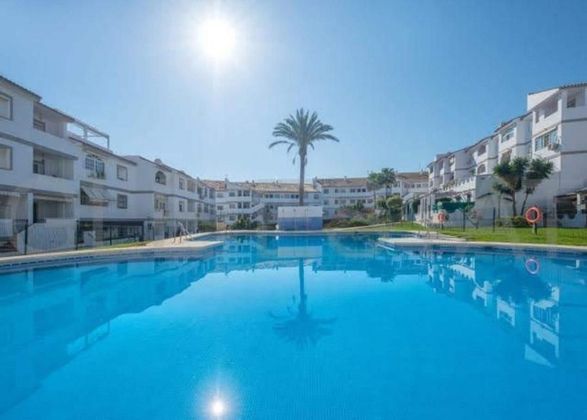 Foto 1 de Àtic en venda a El Faro de Calaburra - Chaparral de 3 habitacions amb terrassa i piscina