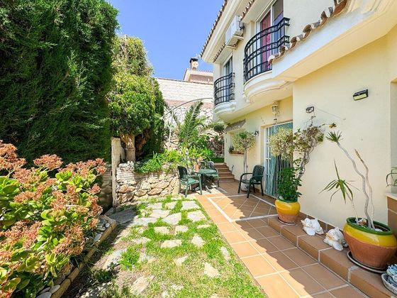 Foto 2 de Venta de casa en Benalmádena pueblo de 3 habitaciones con terraza y jardín