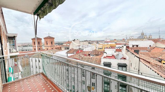 Foto 2 de Pis en lloguer a Palacio de 2 habitacions amb terrassa i balcó