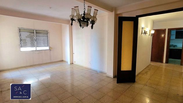 Foto 1 de Pis en venda a calle De Benidorm de 4 habitacions amb balcó i ascensor
