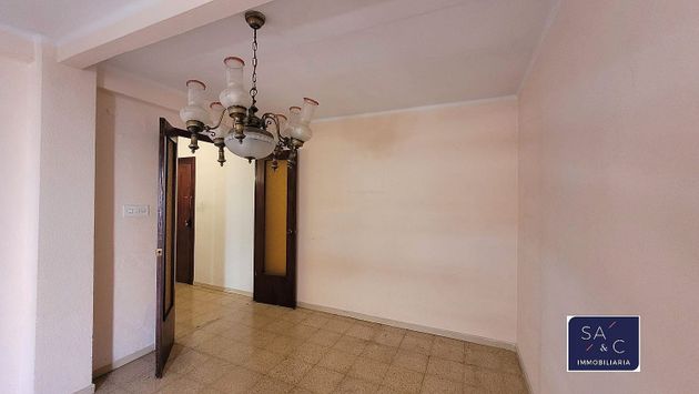 Foto 2 de Pis en venda a calle De Benidorm de 4 habitacions amb balcó i ascensor
