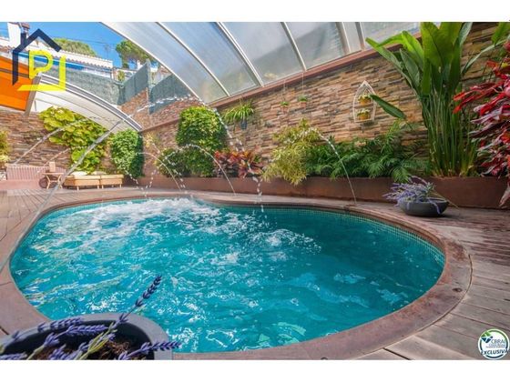 Foto 2 de Casa en venda a Els Grecs - Mas Oliva de 3 habitacions amb terrassa i piscina