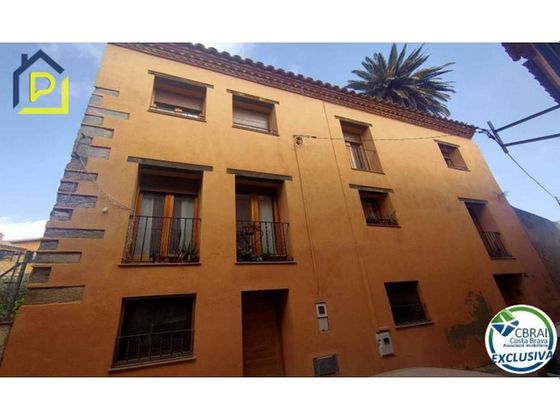 Foto 1 de Casa en venda a Castelló d'Empúries poble de 4 habitacions amb terrassa i calefacció