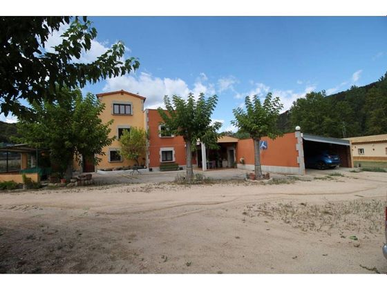 Foto 1 de Venta de casa en Barris de l'Est de 9 habitaciones con terraza y piscina