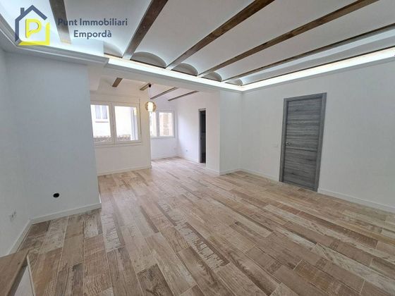 Foto 2 de Piso en venta en Llançà de 3 habitaciones con garaje y aire acondicionado